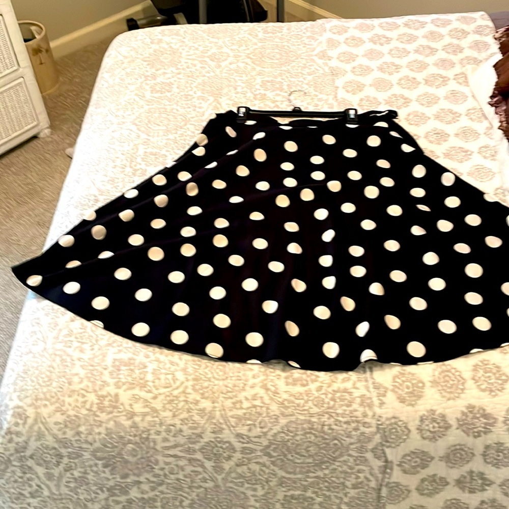 Black and white polka-dotted vintage-style swing skirt